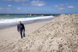 Perfekt strand er ødelagt: Sand fra havbad kan være lagt ud ulovligt