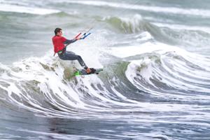Verdenseliten fløj på bølgerne: Spektakulær surfkonkurrence afholdt for første gang i Danmark