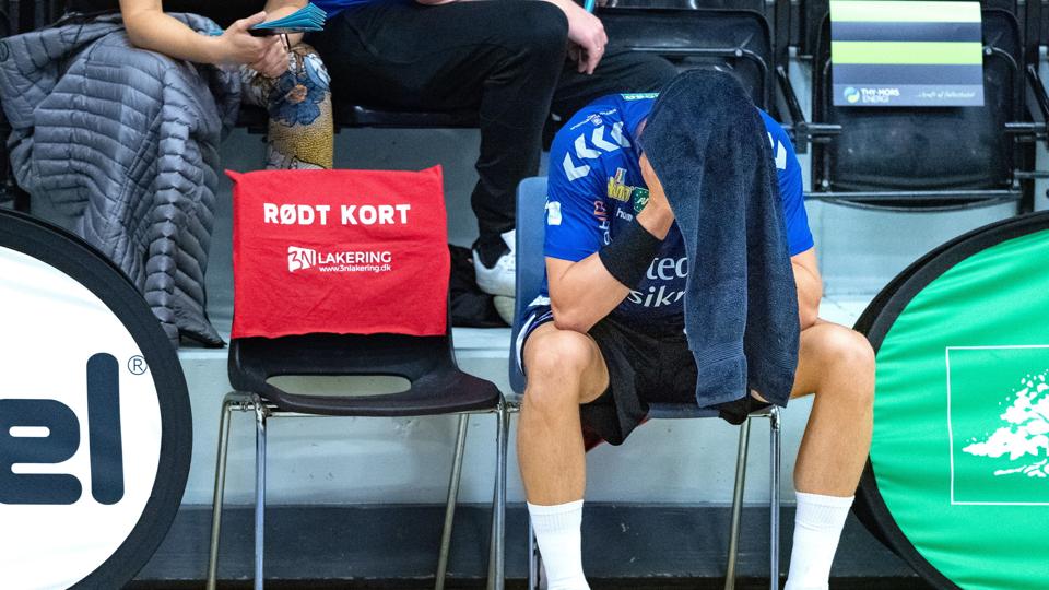 Der var grund til skuffelse hos Bjarke Christensen og holdkammeraterne efter endnu et nederlag. Arkivfoto: Torben Hansen