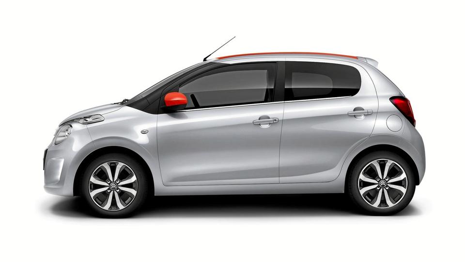 Det er bil som denne - en Citroën C1 - som kort før midnat lørdag aften blev stjålet og senere fundet brændt i Thisted. Arkivfoto
