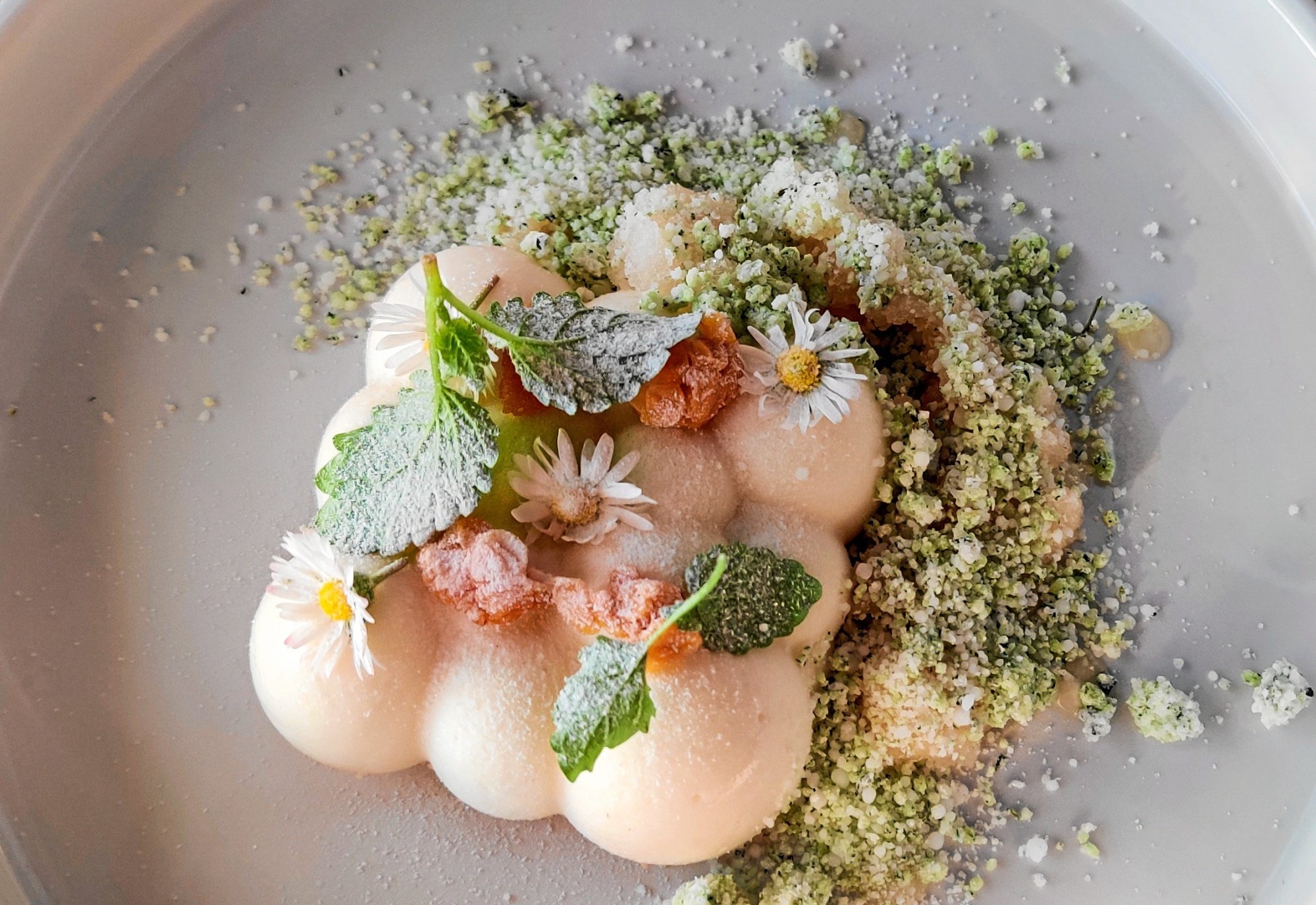 Sjov og provokerende gourmet: Rabarber til forret og asparges til dessert