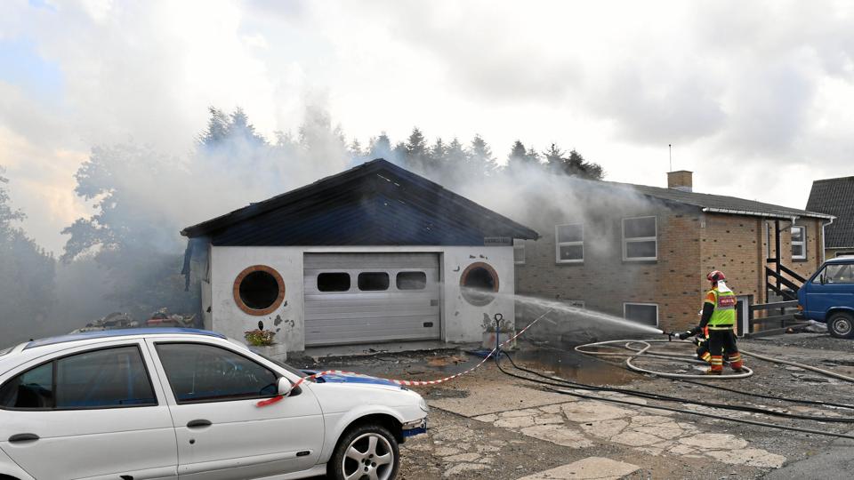 Brand i autoværksted. Foto: Jan Pedersen