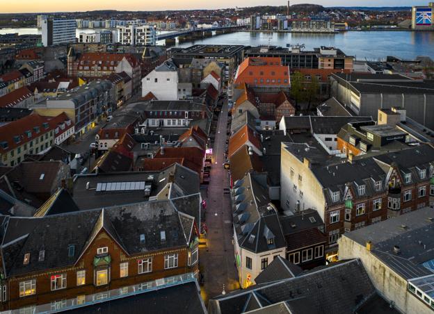 Det er populært at overnatte i Aalborg, og det har tilsyneladende fået nogle til at spekulere i at udleje værelser og lejligheder i huse, hvor de ikke selv bor, via Airbnb og andre apps. <i>Foto: Henrik Bo</i>