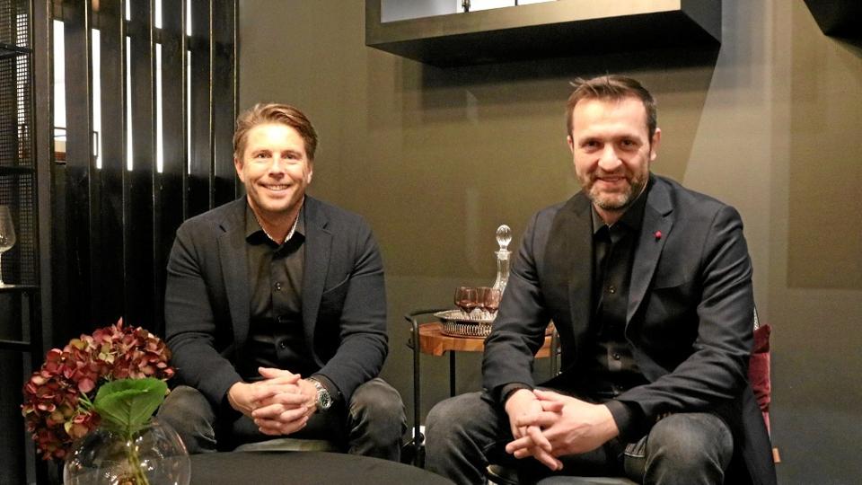 Administrerende direktør Kristoffer Glerup (tv) og managing director Peter Rasmussen i Sackits showroom på Lyngvej i Aalborg.Foto: Sackit