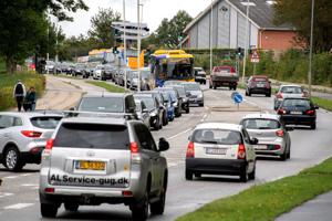 Bilister i Aalborg holder i alenlange bilkøer: Det bliver kun værre
