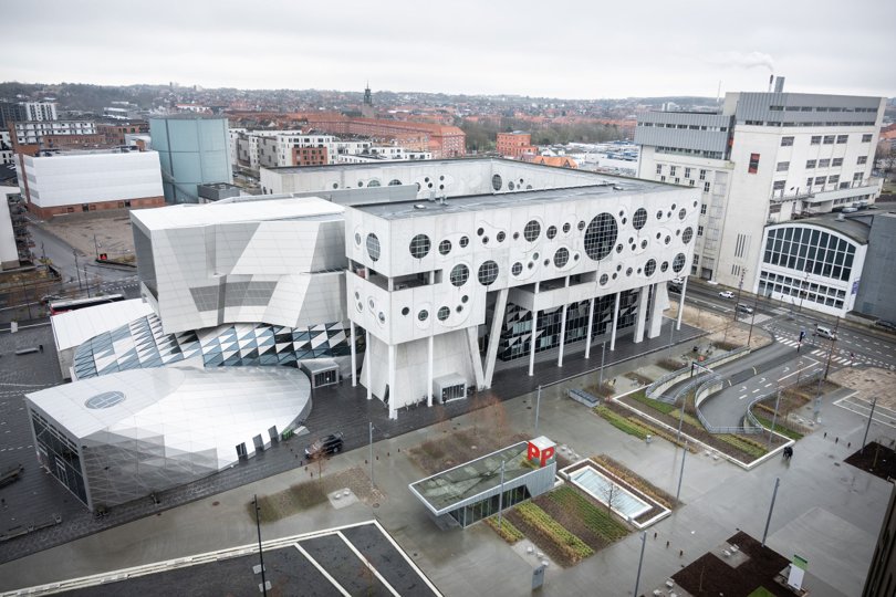 Det var vanskeligt at komme fra parkeringskælderen og op til Musikkens Hus den lørdag eftermiddag, da der var koncert med Oslo Gospel Choir, som flere ældre havde glædet sig til. Arkivfoto: Claus Søndberg