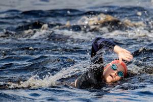 Se video og fotos: Brunsø i Rold Skov er en ren fornøjelse for 133 svømmere
