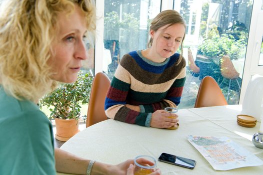 Den lokale forfatter Anne Kalhave Brostrøm og illustrator Stine Sloth Fohlmann har slået sig sammen om at lave en børnebog med Thy som omdrejningspunkt. Foto: Bo Lehm <i>Bo Lehm</i>