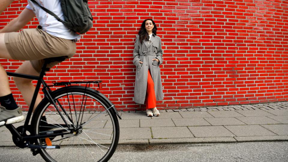 Soulaima Gourani rådgiver verdens førende virksomheder i at få succes og nu også den enkelte dansker med bogen ”Design din fremtid”, der netop er udgivet. Foto: Claus Søndberg