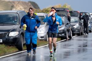 104 seje løbere på vej rundt om Mors: Masser af god støtte i ultraløb