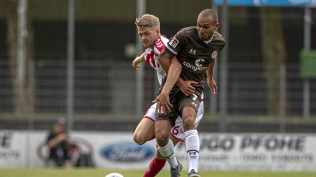 AaB testede onsdag formen i Tyskland mod St. Pauli fra 2. Bundesliga. Foto: Andreas Falck <i>Andreas Falck</i>