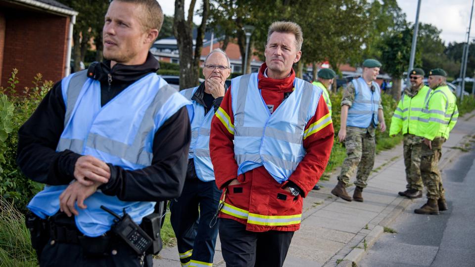 Der kommer til at være uniformerede personer til stede fra politi, beredskab, regionen og Forsvaret. <i>Arkivfoto: Bo Lehm</i>