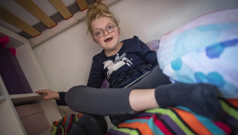 Maluka har allerede en lang række operationer bag sig. Senest fik hun rettet venstre fod. Foto: Martin Damgård