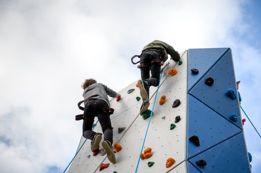 Hobro Ungdomsskole har klatrevæg og parkour-træningsbane, som kræver muskelkraft. Andre aktiviteter, som sluger benzin, spares væk.  <i>Arkivfoto: Nicolas Cho Meier</i>