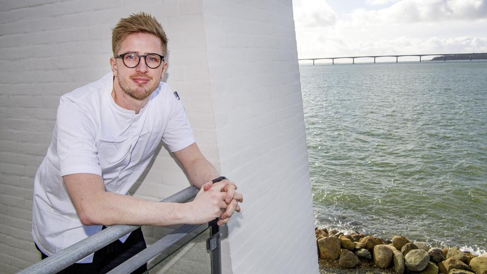 Rasmus Overgaard Kardyb har store ambitioner for Limfjordens Hus. På restaurantens hjemmeside erklærer han, at det skal være det bedste spisested i Nordvestjylland.