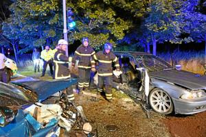 Bil påkørt i Nørresundby: To personer bragt til sygehus