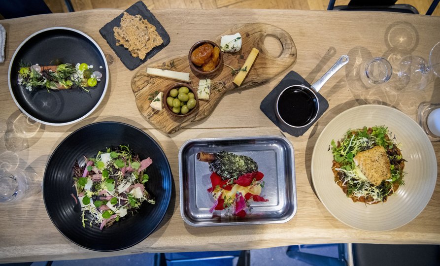 En aften på Bistro V. <i>Kim Dahl Hansen</i>