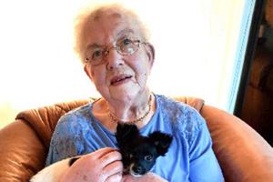 81-årige Doris kæmpede imod, da hun blev hentet af politiet: - Vi skal på en hyggelig køretur