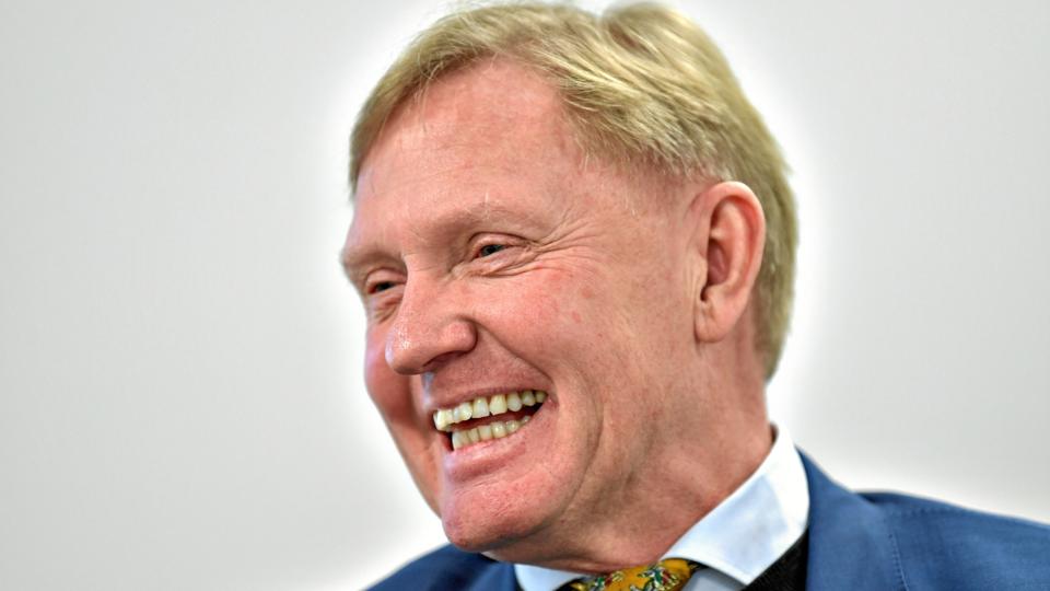 Som regel er der ikke langt til et smil hos Per Bach Laursen. Det er der heller ikke selv om han har fået borgmesterkæden over skuldrene. Foto: Claus Søndberg