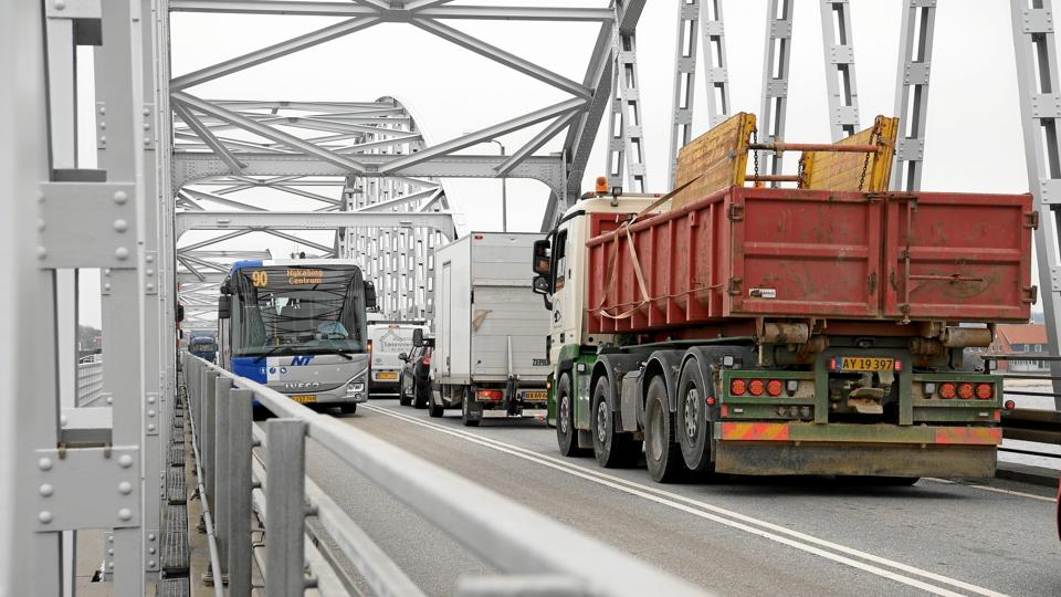 Trafikanter, der krydser Vilsundbroen kan se frem til ekstra køretid på grund af vejarbejdet. Foto: Bo Lehm