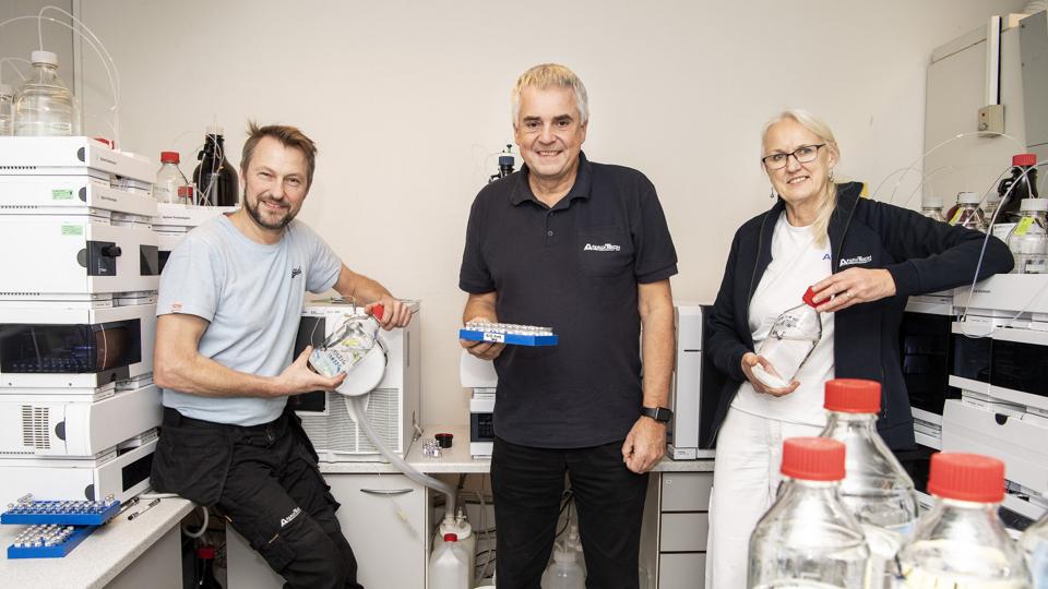 De tre stiftere - og sælgere - er fra venstre: Jesper Koldsø, Sven-Erik Lykke og Inger Gjerløv. Foto: Henrik Bo