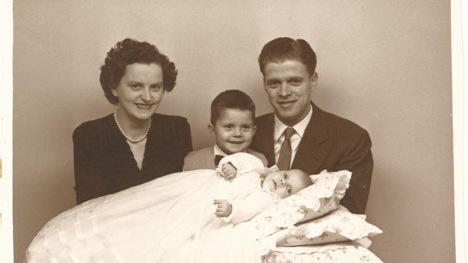 Dengang familien Johansen var en helt almindelig, lykkelig familie - ved Helles barnedåb i 1956. Privatfoto