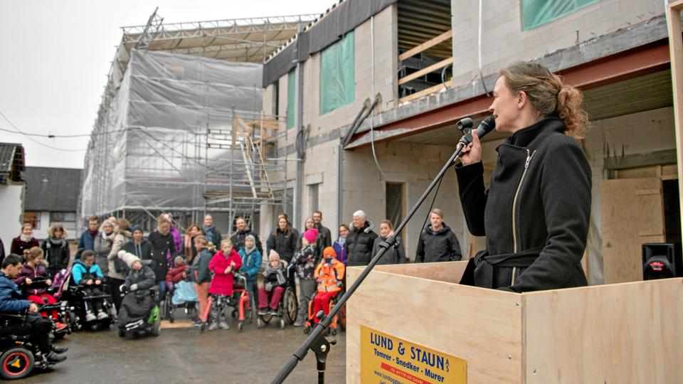 Der har i lang tid været gang i byggeriet af et nyt specialafsnit på skole, og nu skal også bygningen, der normalt huser de ældste elever, igennem en større renovering, før den kan bruges igen. Arkivfoto: Kurt Bering