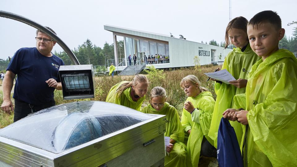 Thy-Mors Energi har indgået et samarbejde med Thisted Kommune, Besøgscenter Østerild og de forskellige vindmølleaktører om et undervisningsforløb for områdets 5. klasse-elever.