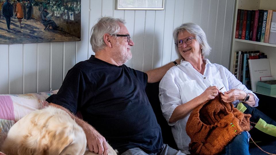 Efter at have boet i Viborg i 37 år, har Else-Marie og Max Thomassen nu valgt at bo i sommerhus i Hvalpsund. Foto: Kim Dahl