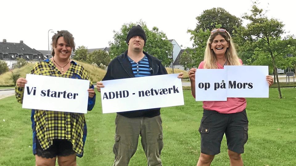 De tre indbydere er fra venstre Birgitte Futtrup, Michael Futtrup og frivilligkoordinator Charlotte K. Kristensen, når der starter en ADHD-netværksgruppe på Mors ved et møde i Perlen i Nykøbing torsdag aften 3. september. Foto: Morsø Kommune