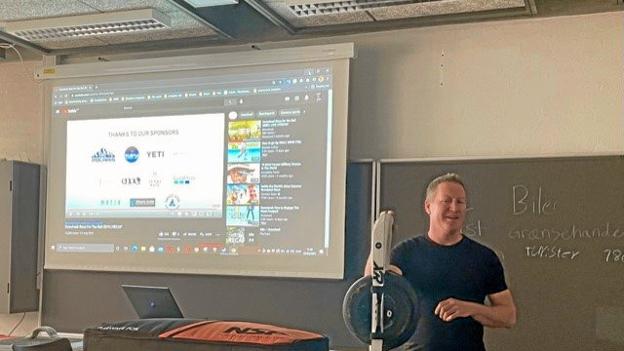 Shaun fra New Zealand gæsteoptrådte for eleverne i 2s med et oplæg om forskellige måder at træne balance på. Privatfoto