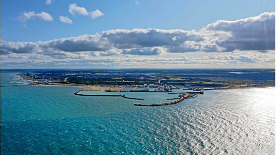 Realiseres planerne om et CO2-lager i havbunden, kan det sætte Hanstholm på landkortet, siger udvalgsformand Esben Oddershede (V) efter at udvalget for klima, miljø og teknik har anbefalet, at kommunen bakker op om i første omgang forprojektet og deltager i forprojektets arbejdsgrupper. Foto: Hanstholm Havn