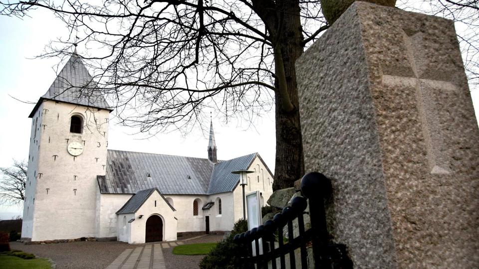 Hurup Kirke fik sin hoveddør ødelagt. Arkivfoto