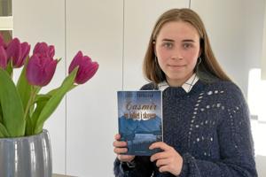 14-årige Alberte fra Skørping debuterer som forfatter