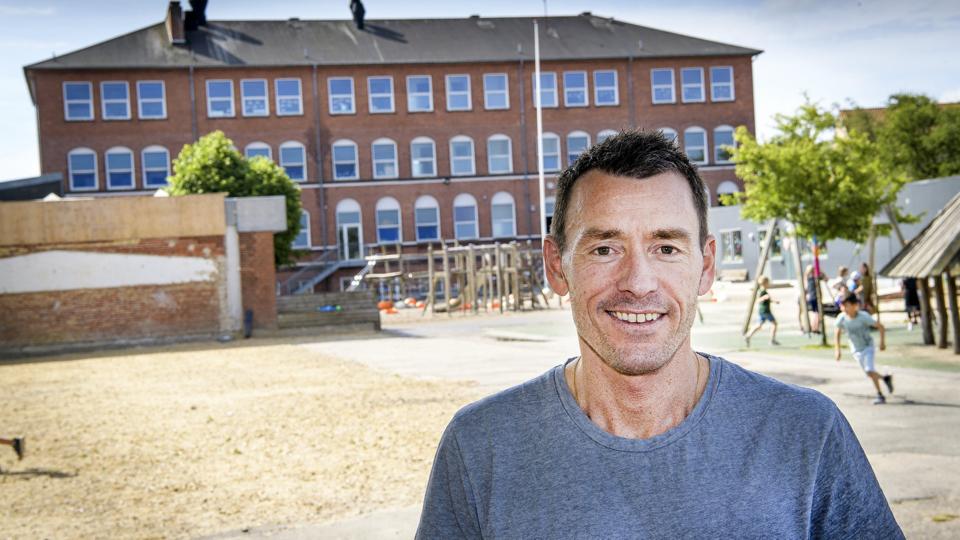 René Bojsen, der 1. maj startede som skoleleder på M. C. Holms Skole i Nykøbing, er født og opvokset i København, men han er kommet en del på Mors sammen med sin kæreste, der faktisk gik på skolen som barn. Foto: Peter Mørk