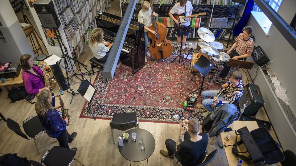 I sidste uge afholdt Open Jazz Jam en jazz camp i Aalborg, hvor knap 30 lokale musikere og seks instruktører fra blandt andet Berlin og Paris mødtes om deres fælles passion: jazz. Foto: Martin Damgård