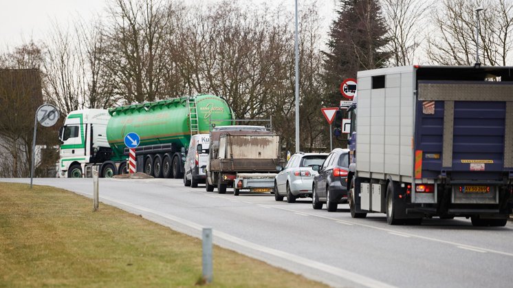 T-krydset Randersvej/Langelandsvej i Hobro volder især lastbilerne problemer. Foto: Henrik Bo