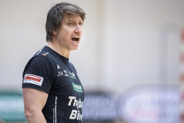 Cheftræner Jonas Wille havde kun ros til sine spillere efter det stærke comeback mod Århus Håndbold. Arkivfoto: Lars Pauli