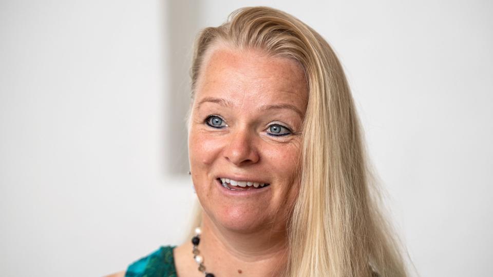Lailajasmin Bæk Jeppesen er kommet sig ovenpå sin fødselspsykose for 17 år siden. I dag hjælper hun som healer andre med at komme sig over deres vanskeligheder. Foto: Peter Broen. <i>Foto: Peter Broen</i>
