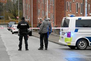 Mand stukket med kniv i Nørresundby: Politi talstærkt til stede