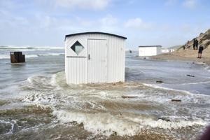 Skrækslagne i Blokhus: Vores kyst er ved at blive ædt af havet