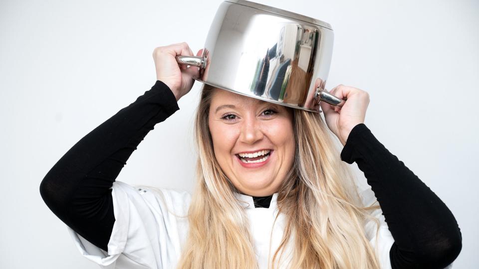- Jeg var lidt nervøs for, at de andre synes jeg var for useriøs, men jeg er bare en stor energibombe, siger Nanna Boje Carlsen. Foto: Claus Søndberg