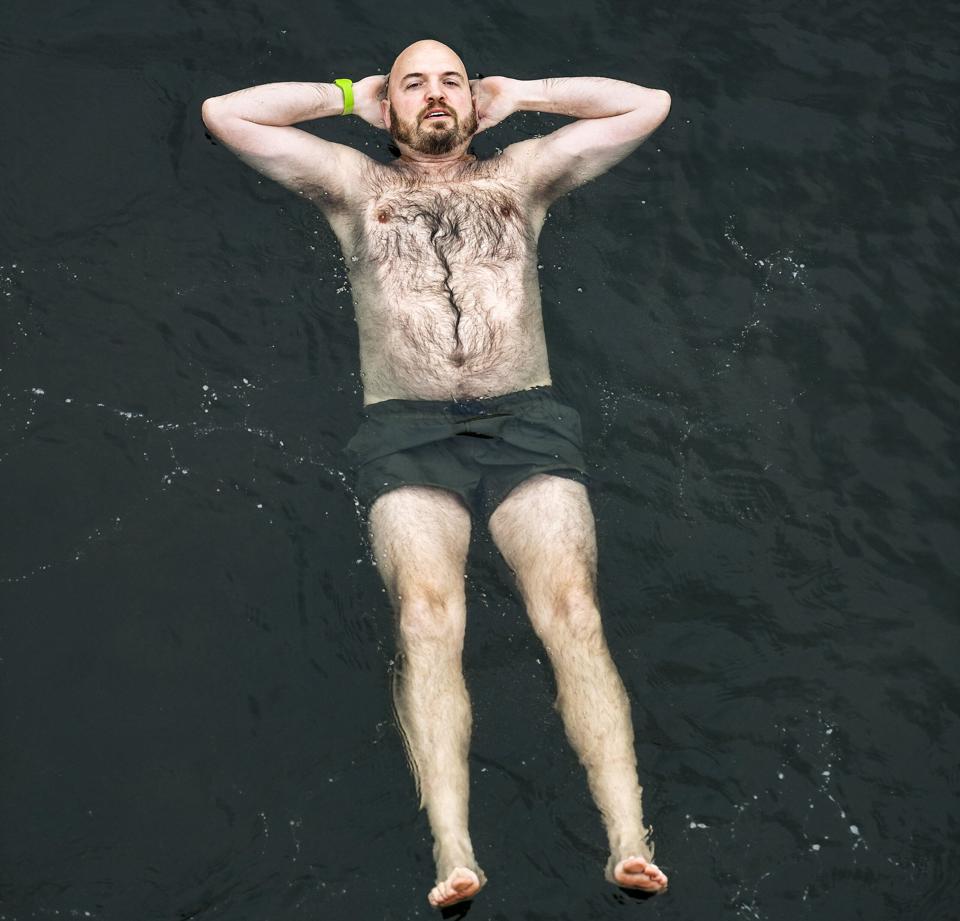 Henrik Winthereik tog i juni initiativ til Nordjysk Sangskriverforening, der skal samle og udvikle sangskrivermiljøet i Nordjylland, og så har han lige udgivet sin første single. Hør den i artiklen. Foto: Claus Søndberg <i>Foto: Claus Søndberg</i>