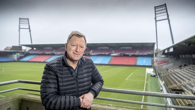 Kjeld Simonsen på Aalborg Portland Park, hvor AaB's kvinder fremover spiller alle kampe. Foto: Lars Pauli <i>Foto: Lars Pauli</i>