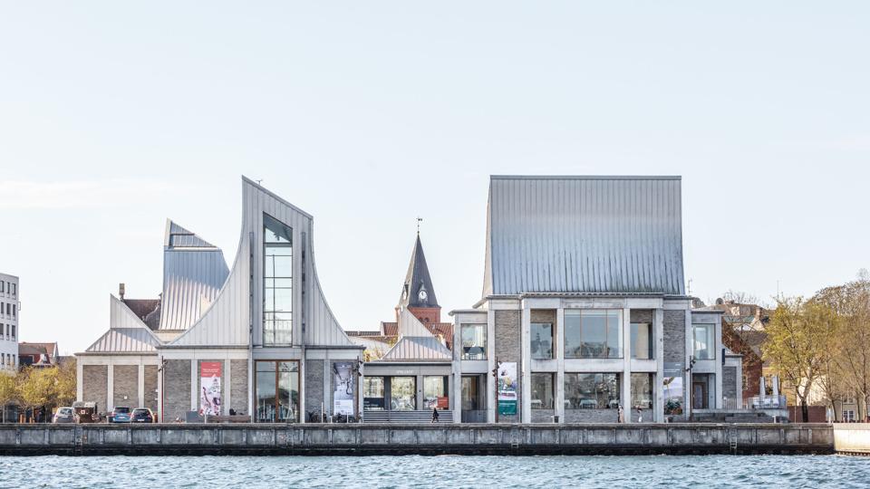 Valget af Utzon Center cementerer, at Aalborg er et centrum for arkitektur fremfor en udkant, mener Lasse Andersson, kreativ direktør på Utzon Center. Foto: Rasmus Hjortshøj