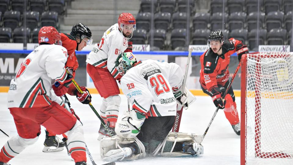 Cody Donaghey (bagerst) skifter til Aalborg Pirates. Arkivfoto: Bente Poder