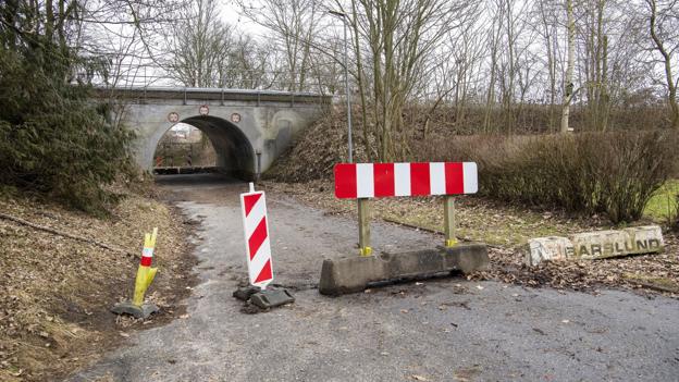 Efter at have være lukket i lang tid for både gående og cyklister grundet et stort vejarbejde på den modsatte side genåbner viadukten under jernbanesporene på Kærvej fredag 19. marts. Foto: Kim Dahl Hansen