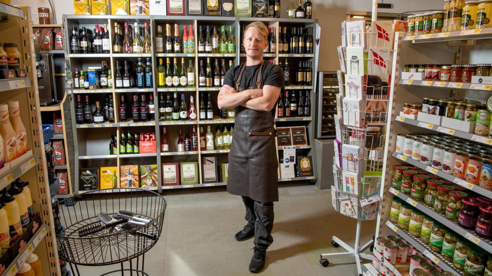 Købmandsgaarden i Serritslev består længe endnu, hvis det ellers går, som købmand Peter Balzar Andersen planlægger. Foto: Henrik Louis