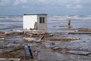 Stormen Knud ødelagde alt: Fem badehuse mangler, og ventelisten bløder