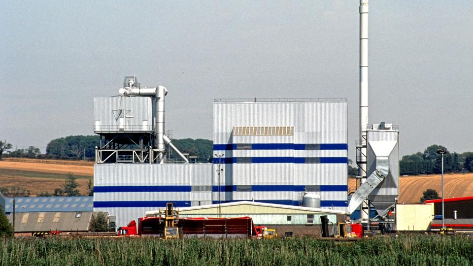 Aalborg Energie Technik var medvirkende, da verdens første kraftværk til forbrænding af kyllingemøg, Eye Power Station i Storbritannien, blev bygget. Privatfoto